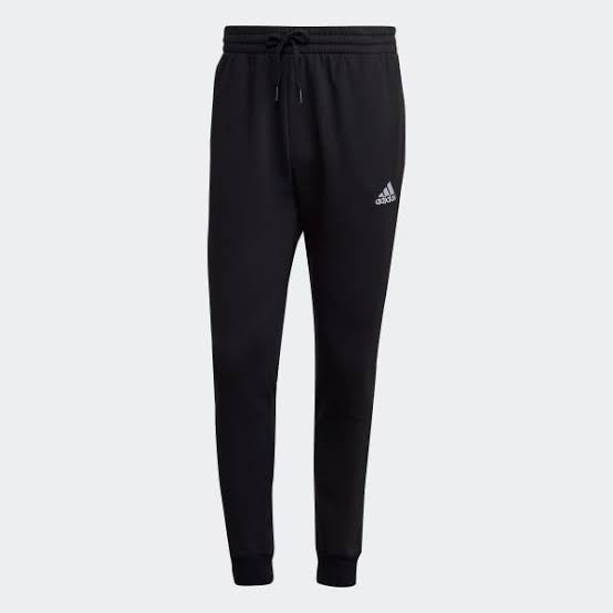 ESSENTIALS FLEECE REGULAR TAPERED JOGGERS - Black / White