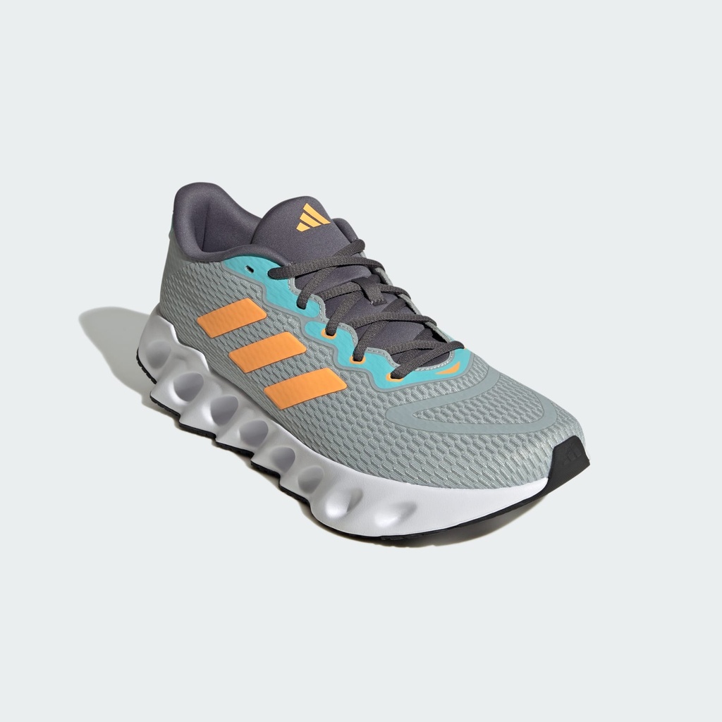 SWITCH RUN RUNNING SHOES - Wonder Silver / Flash Orange / Flash Aqua