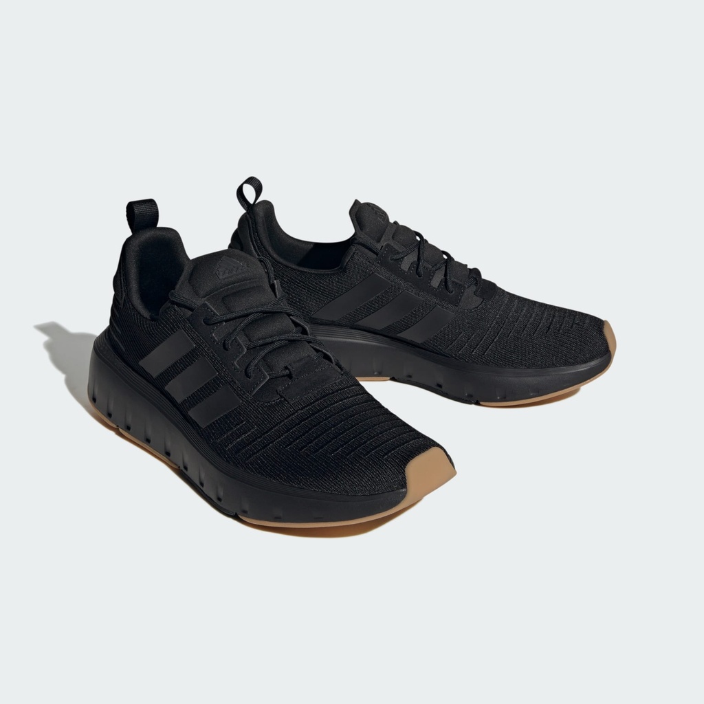 SWIFT RUN SHOES - Core Black / Core Black / Gum 3
