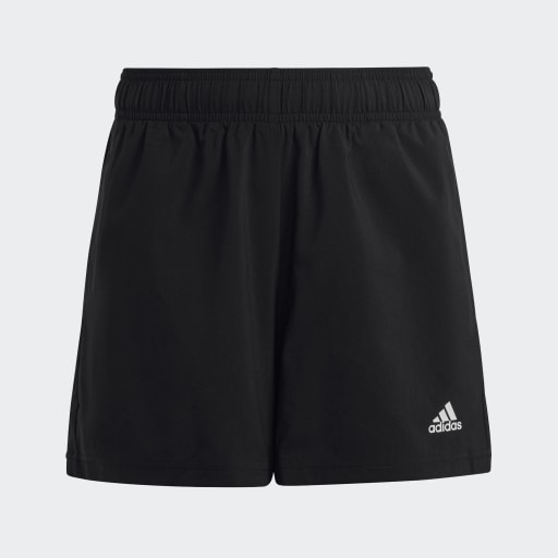 ESSENTIALS SMALL LOGO CHELSEA SHORTS - Black / White