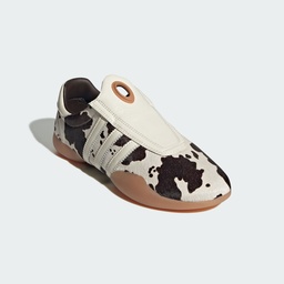 ADIDAS TAEKWONDO MEI SHOES - Off White / Core Black / Gum